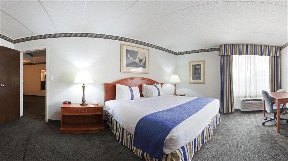 Holiday Inn Rockford By Ihg Eksteriør billede